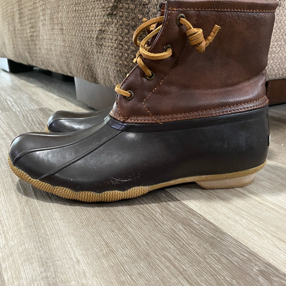 Sperry - Picture 2 of 4